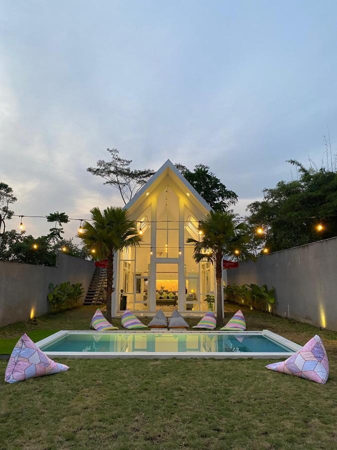 Karabineri Private Pool Jogja Villa Ngaglik Exterior photo